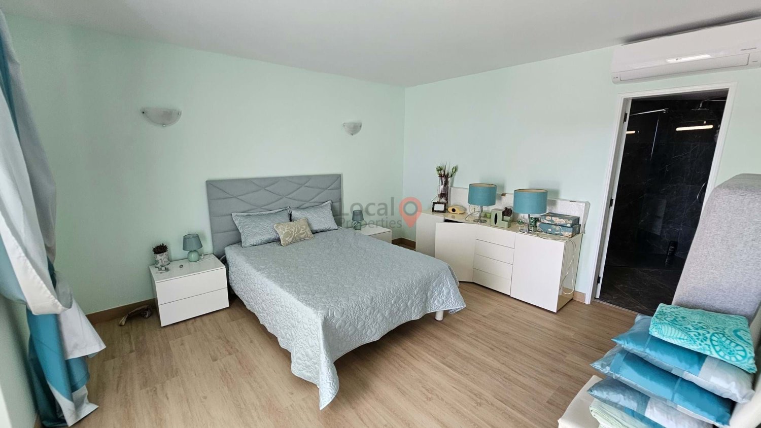 Villa de 4 dormitorios en Lagos, Portugal No. 145546