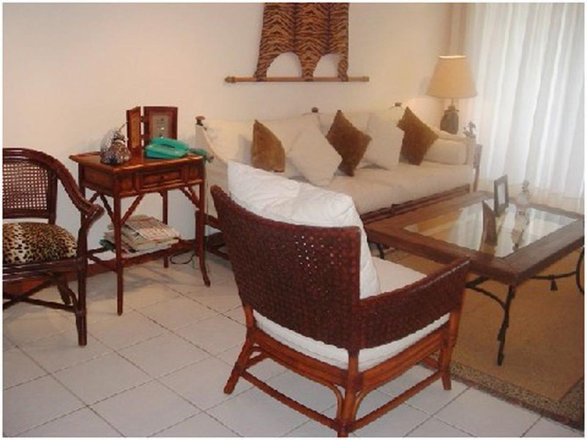4 bedrooms Apartment in Maldonado, Uruguay No. 2242