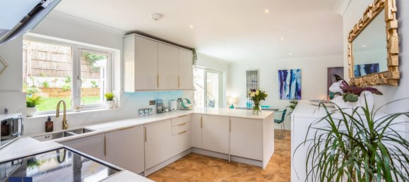 4 bedrooms House in Maidstone, United Kingdom No. 10660 33