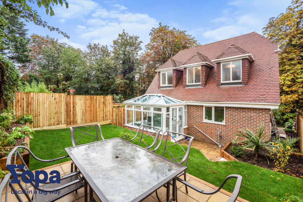 4 bedrooms House in Maidstone, United Kingdom No. 10660