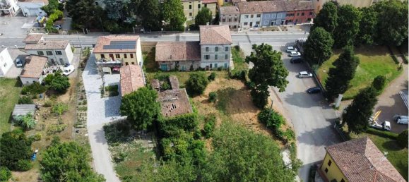 5 rooms House in Novi di Modena, Italy No. 61271 7