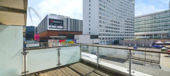 Studio in Wembley, United Kingdom No. 6408 6