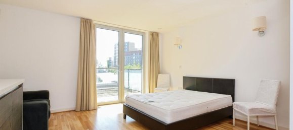 Studio in Wembley, United Kingdom No. 6408 3