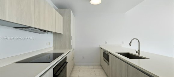 2 Schlafzimmer Gewerbliche Immobilien in Miami, USA, Nr. 615566 3