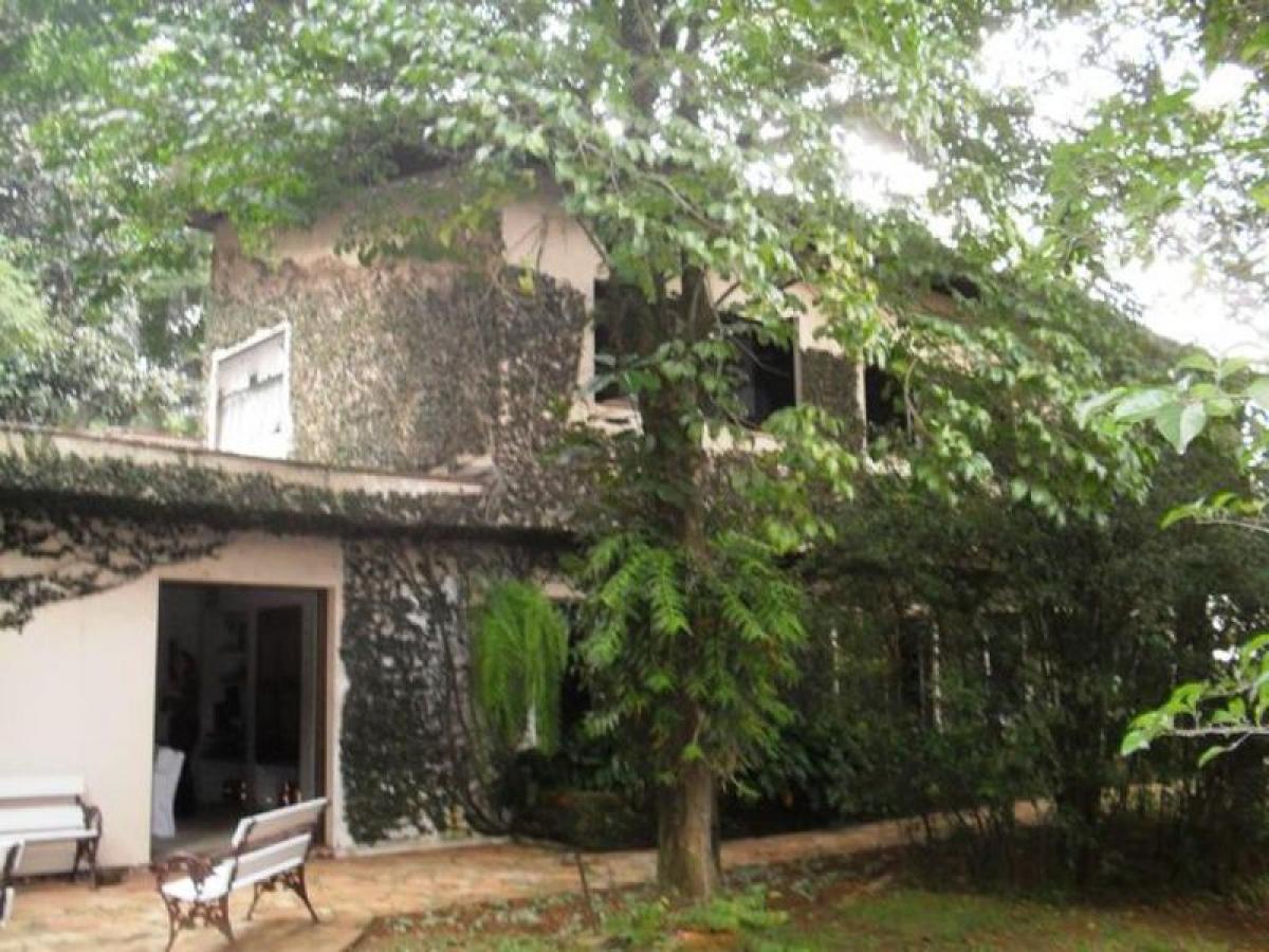 Casa de 4 dormitorios en Sao Paulo, Brazil No. 489763