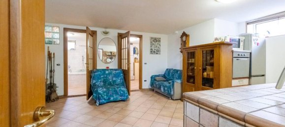 4 rooms House in Senago, Italy No. 40843 19
