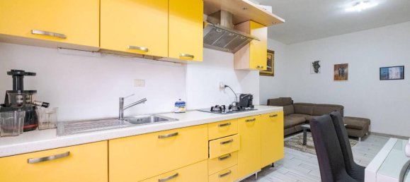 4 rooms House in Senago, Italy No. 40843 5