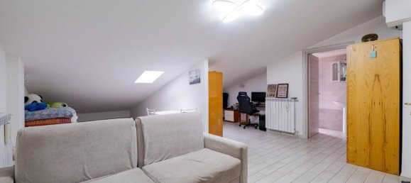 4 rooms House in Senago, Italy No. 40843 15