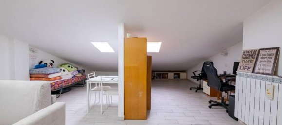 4 rooms House in Senago, Italy No. 40843 16