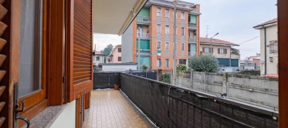 4 rooms House in Senago, Italy No. 40843 14