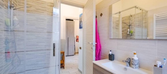 4 rooms House in Senago, Italy No. 40843 13