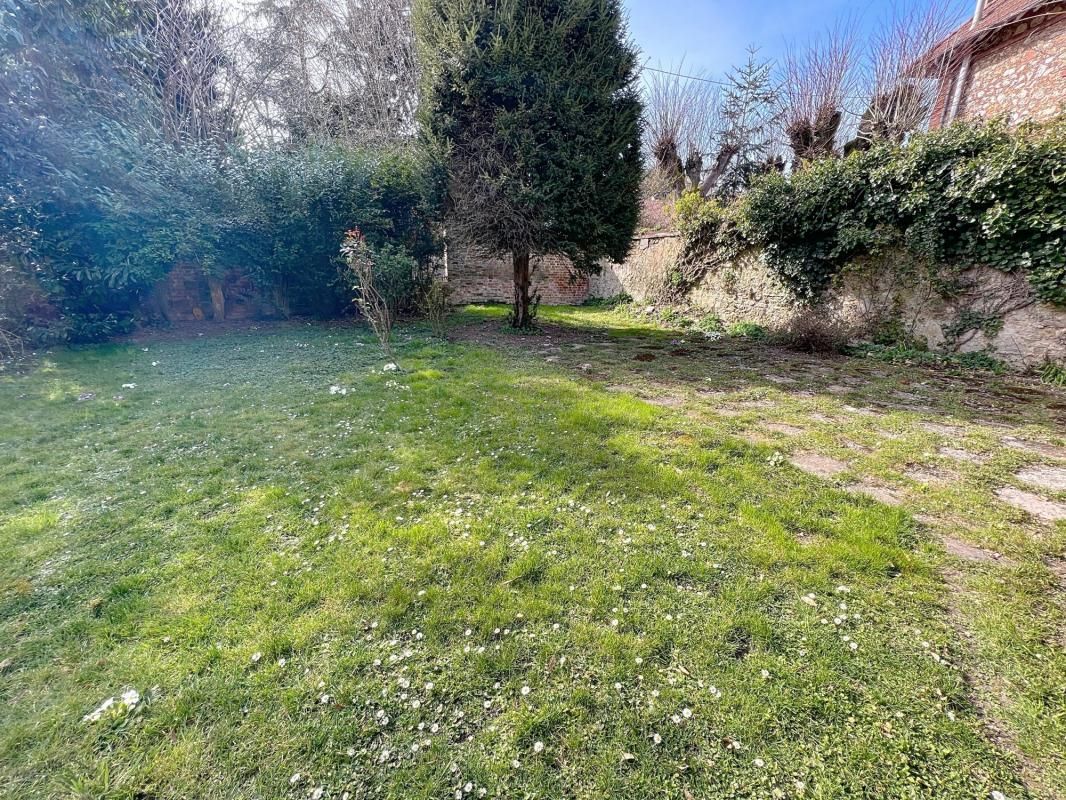 Grundstück in Garches, France 437m², Nr. 171559