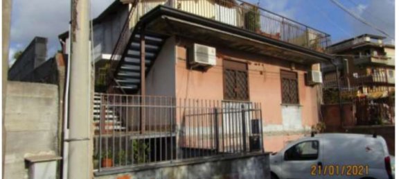 Квартира с 5 комнатами в Катания, Италия № 201539 3