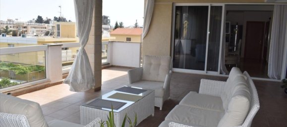 3 bedrooms Apartment in Limassol, Cyprus No. 1804 9