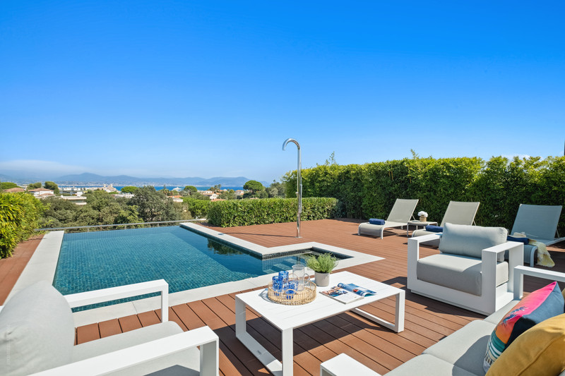 4 bedrooms Apartment in Antibes, France No. 247286