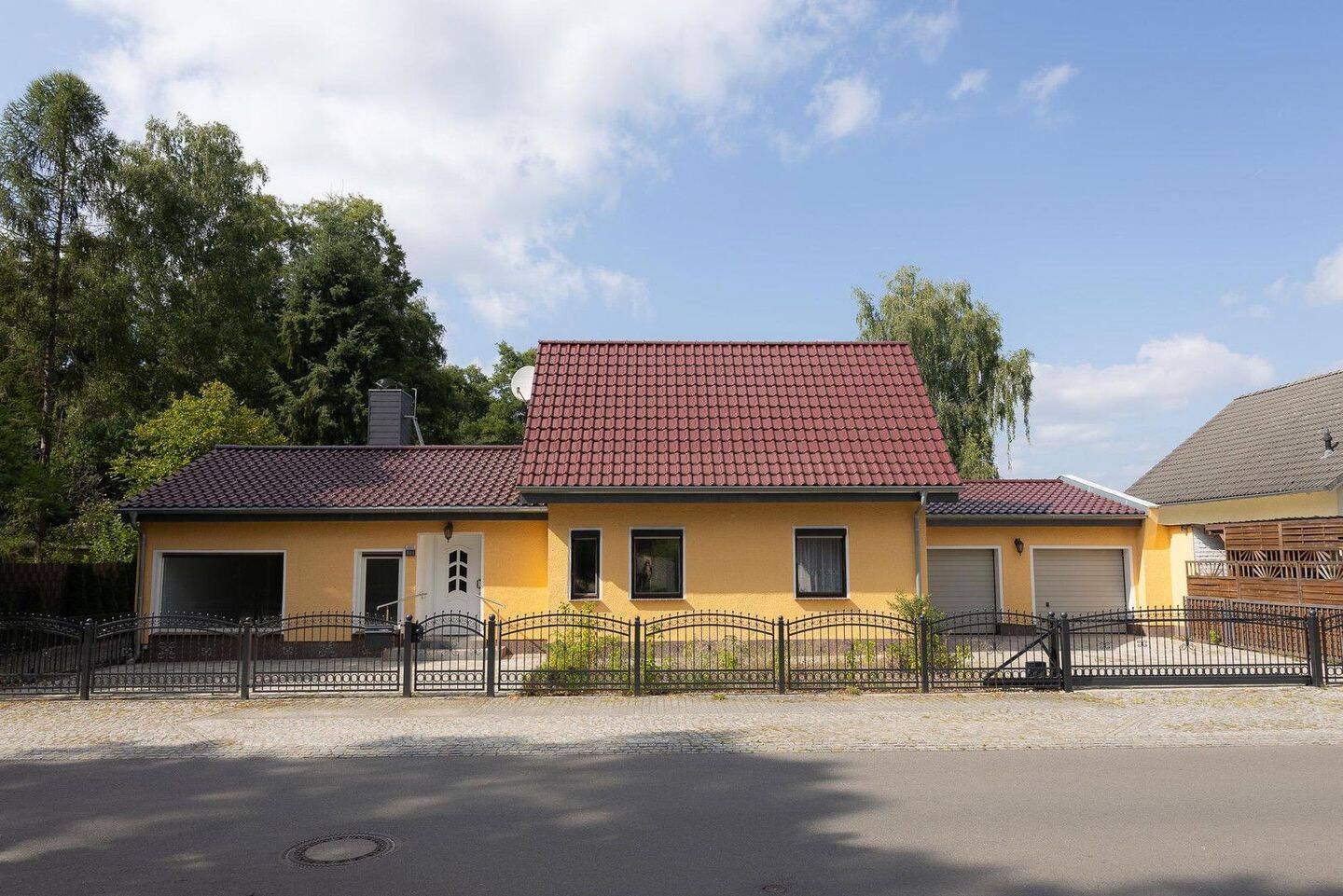 Дом с 6 комнатами в Даме-Шпревальд, Германия № 352271