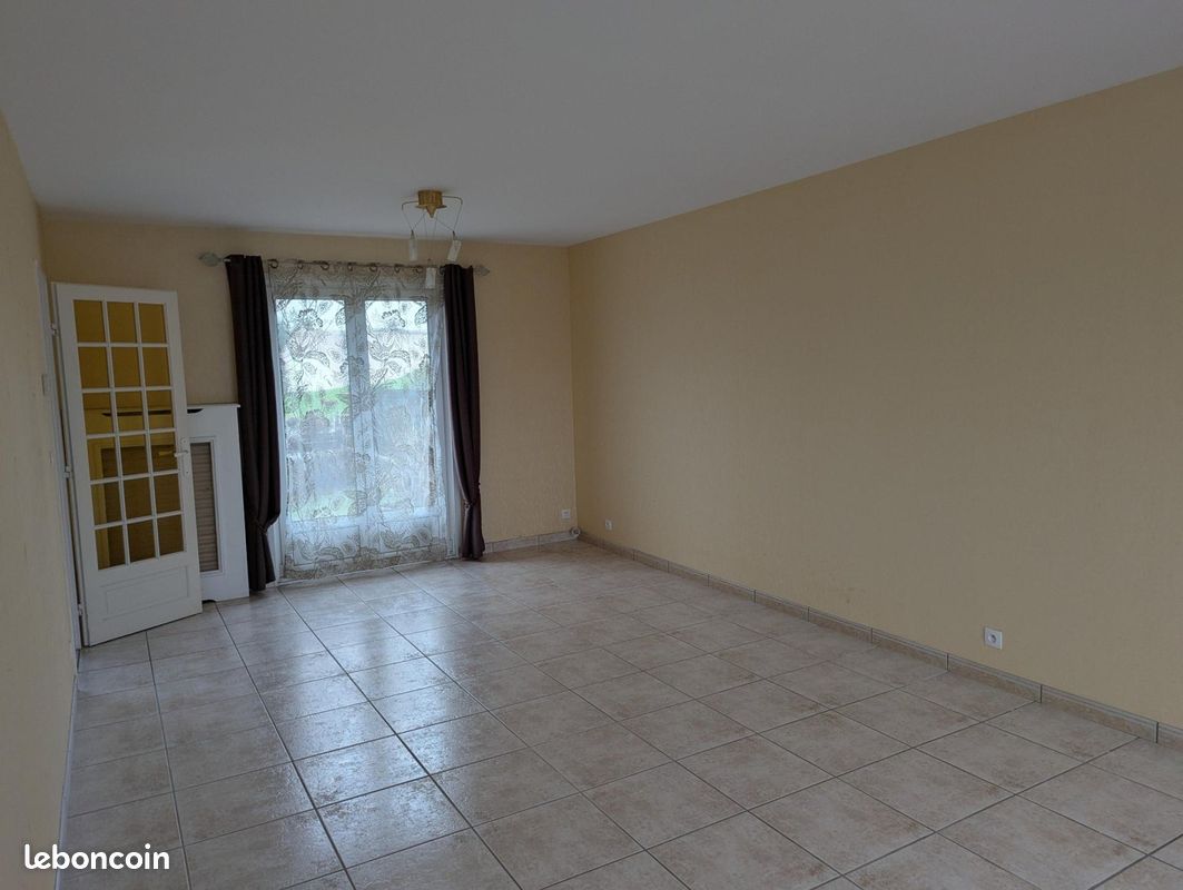 4 غرف نوم منزل في Harly, France رقم 71524