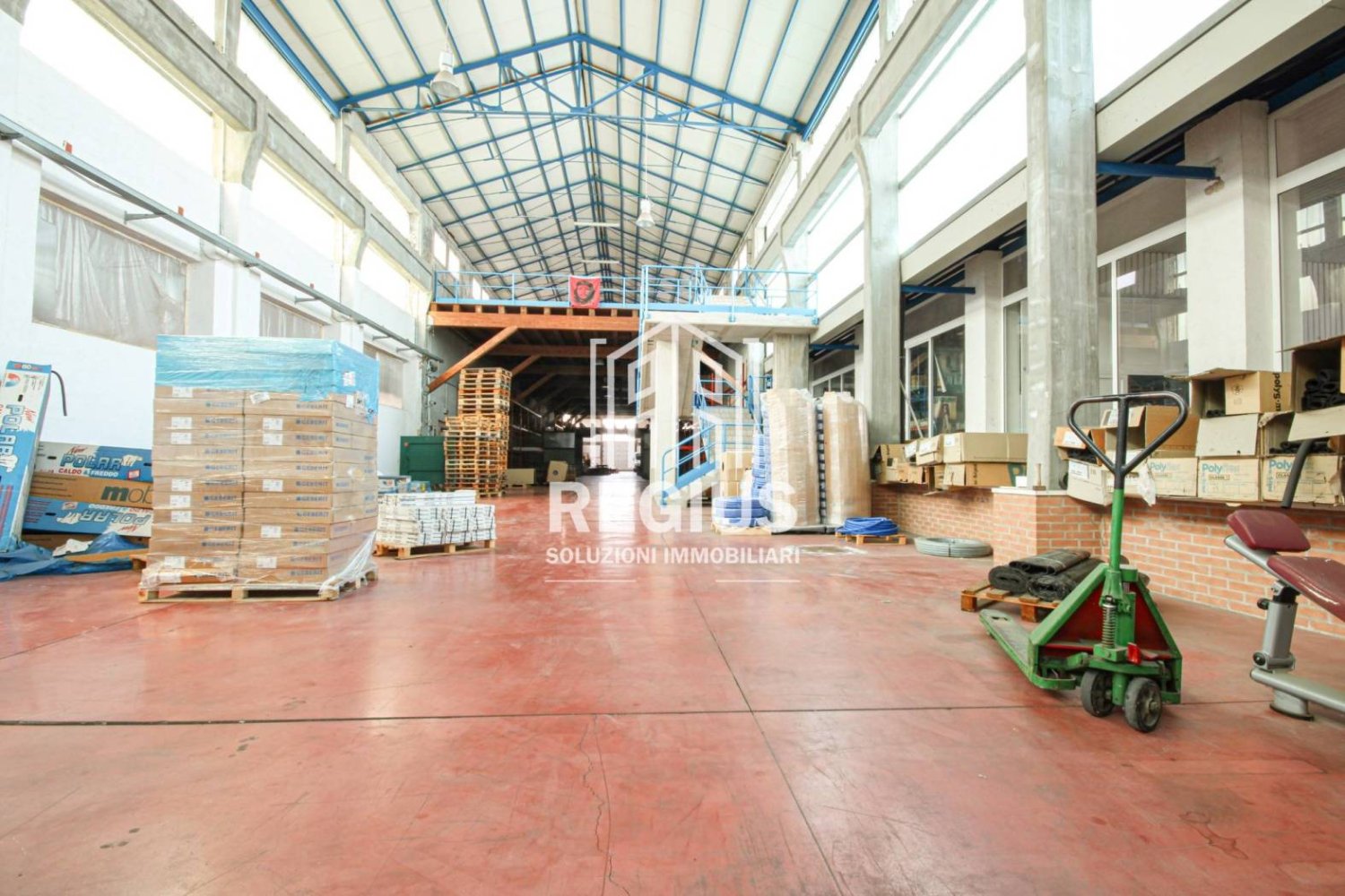 Склад с 5 комнатами в Венеция, Италия № 289231