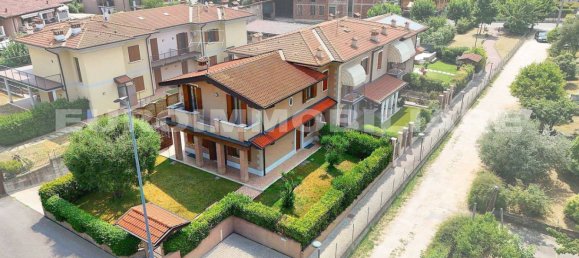 Вилла с 3 спальнями в Кастенедоло, Италия № 341991 3