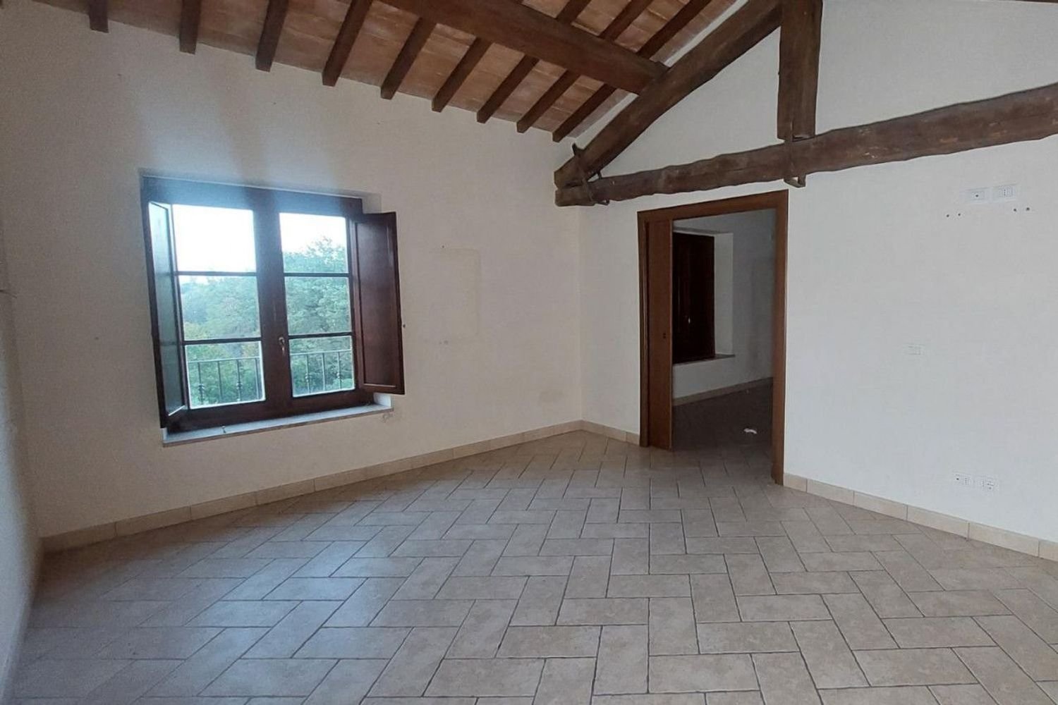 2586m² Building in Matelica, Italy No. 374890