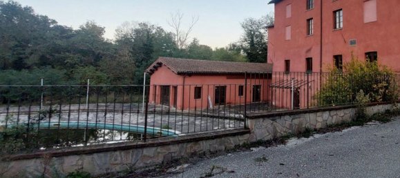 2586m² Building in Matelica, Italy No. 374890 18