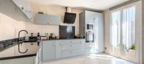 Casa de 5 dormitorios en Limoges, France No. 306648 4