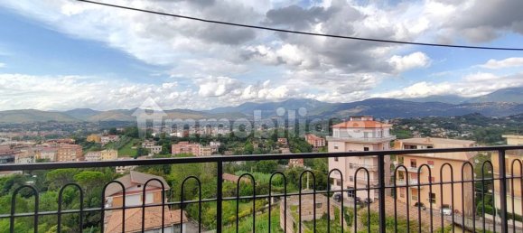 Квартира с 2 спальнями в Фрозиноне, Италия № 331099 3