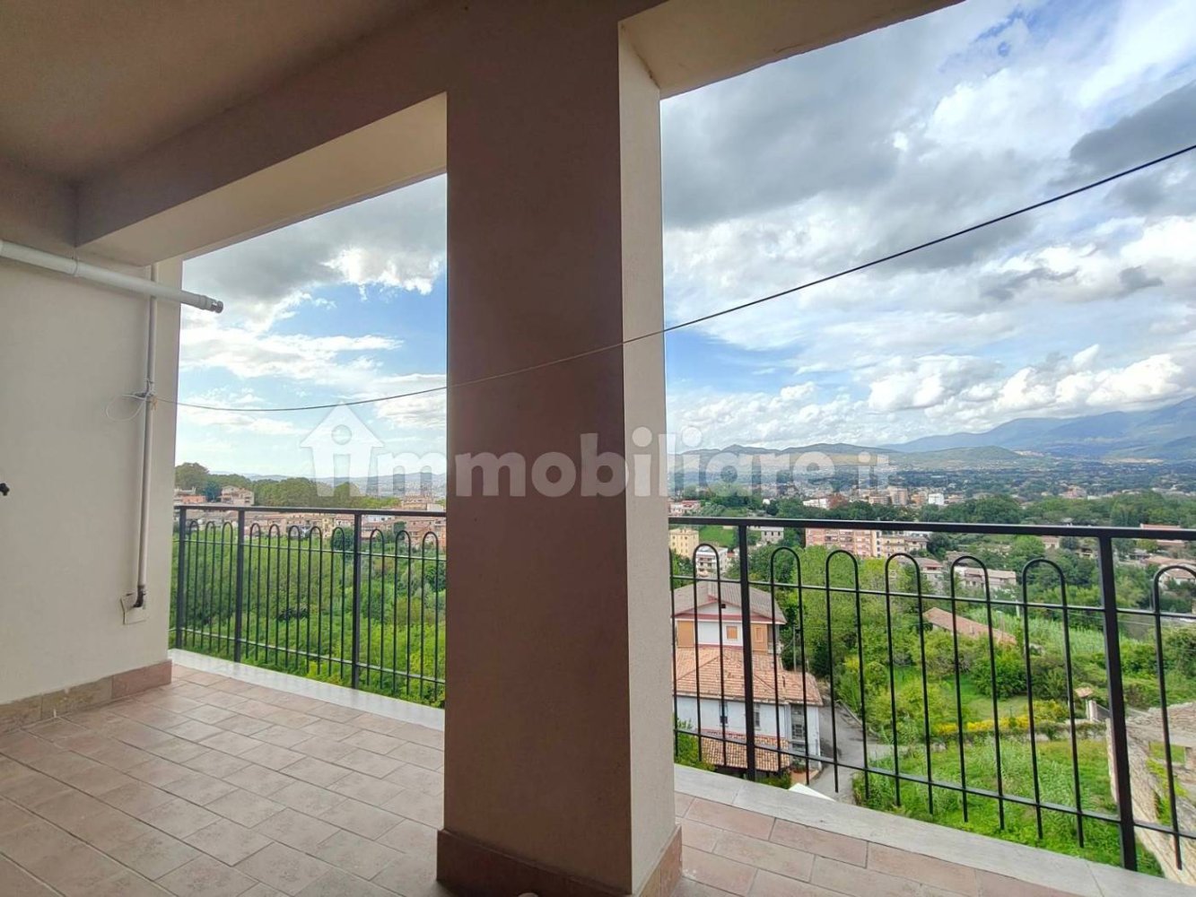 Квартира с 2 спальнями в Фрозиноне, Италия № 331099