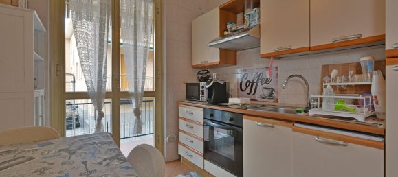 Квартира с 4 спальнями в Лоано, Италия № 324149 3