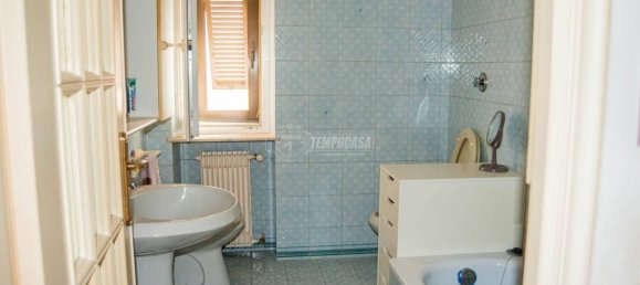 Apartamento de 2 dormitorios en Genoa, Italy No. 236783 12