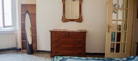 Apartamento de 2 dormitorios en Genoa, Italy No. 236783 3