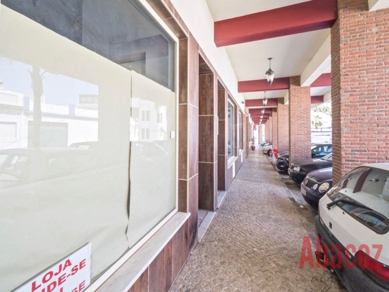 61m² Commercial property in Ferragudo, Portugal No. 138199