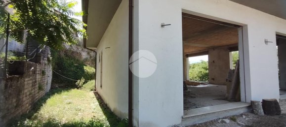 4-Zimmer Gewerbliche Immobilie in Cassino, Italy, Nr. 172513 16