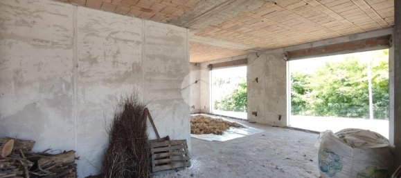 4-Zimmer Gewerbliche Immobilie in Cassino, Italy, Nr. 172513 23