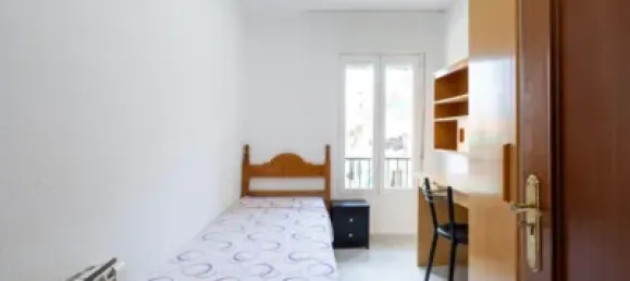 4 bedrooms Apartment in Granada, Spain No. 179898 25