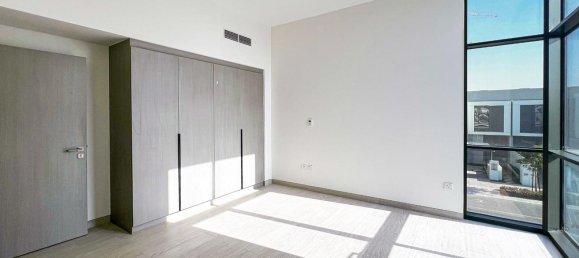 Adosado de 4 dormitorios en Al Furjan, UAE No. 101369 5