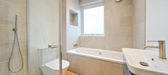 3 bedrooms House in Beckenham, United Kingdom No. 14389 8