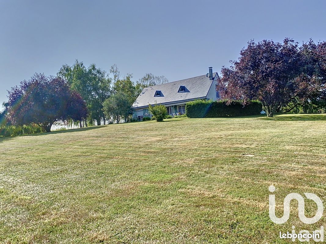 5 غرف نوم منزل في Saint-Antoine-du-Rocher, France رقم 287655