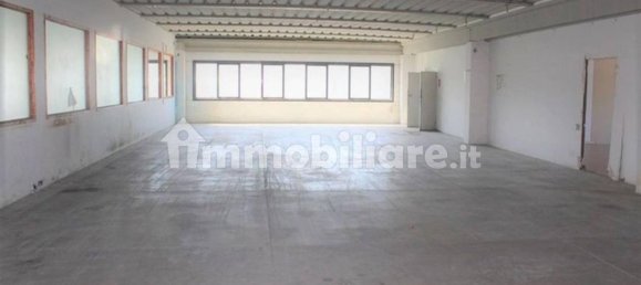Entrepôt à Monte San Savino, Italy 780m² No. 325324 2