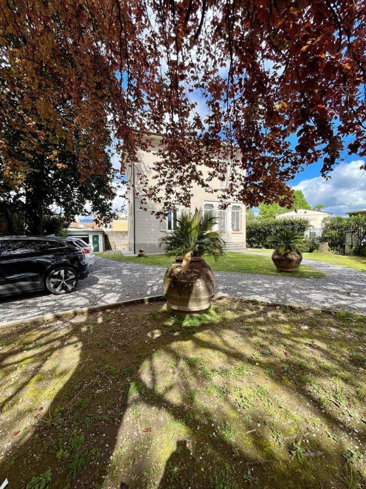 10-Zimmer Villa in Lucca, Italy, Nr. 97588