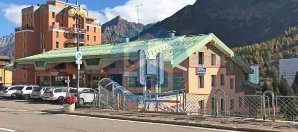 Gewerbliche Immobilie in Ponte di Legno, Italy 915m², Nr. 6681 2