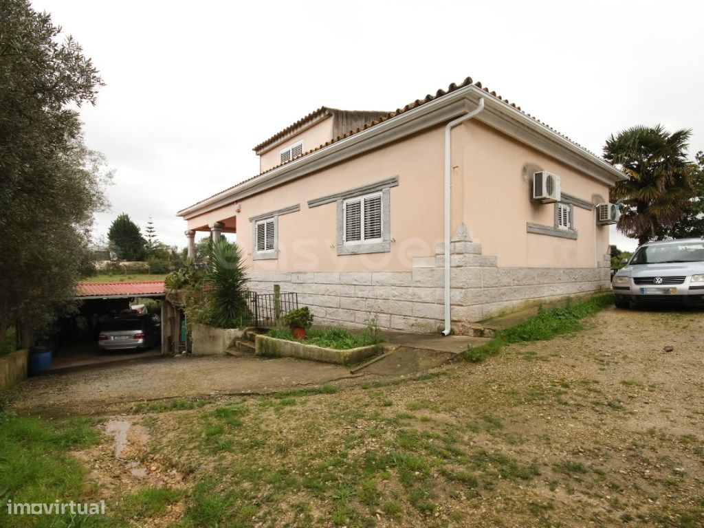 5 bedrooms House in Cartaxo, Portugal No. 215386