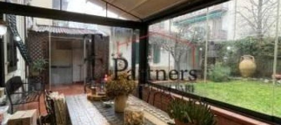 Дом с 8 комнатами в Сесто Фьорентино, Италия № 35340 4