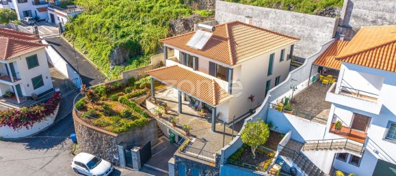 Villa de 3 dormitorios en Funchal, Portugal No. 118098 8