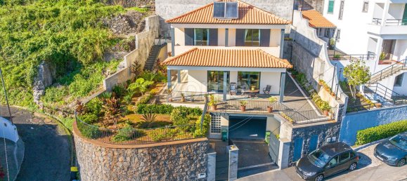 Villa de 3 dormitorios en Funchal, Portugal No. 118098 2