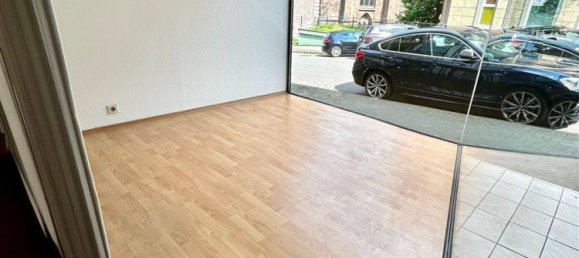 Edifício de 5 divisões em Neunkirchen, Germany N.º 42204 4