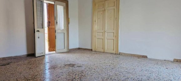 5 rooms Apartment in Torre Annunziata, Italy No. 20277 8