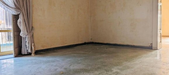 5 rooms Apartment in Torre Annunziata, Italy No. 20277 2