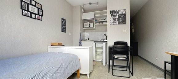 Estudio en Rouen, France No. 355321 2