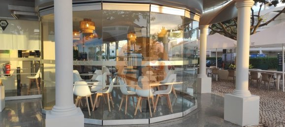 451m² Commercial property in Quarteira, Portugal No. 245419 3